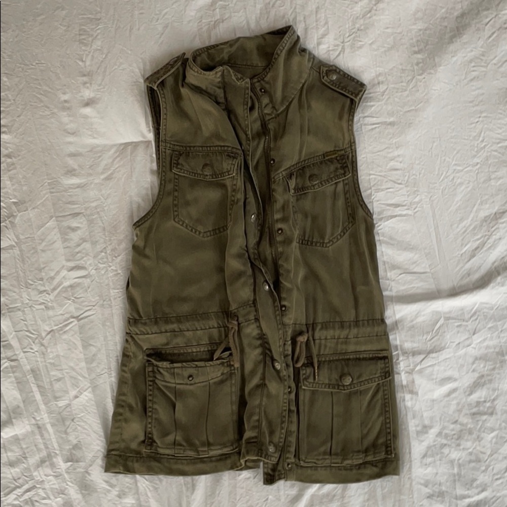 MaxStudio Utility Vest